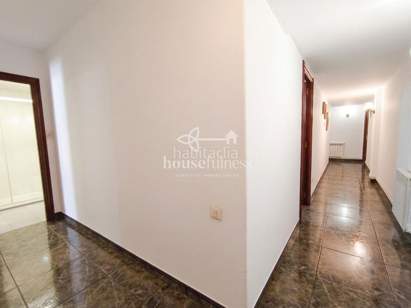 Foto 042af6b3-5079-42c2-a797-d71d5e048556. Flat with heating parking in Canido Ferrol