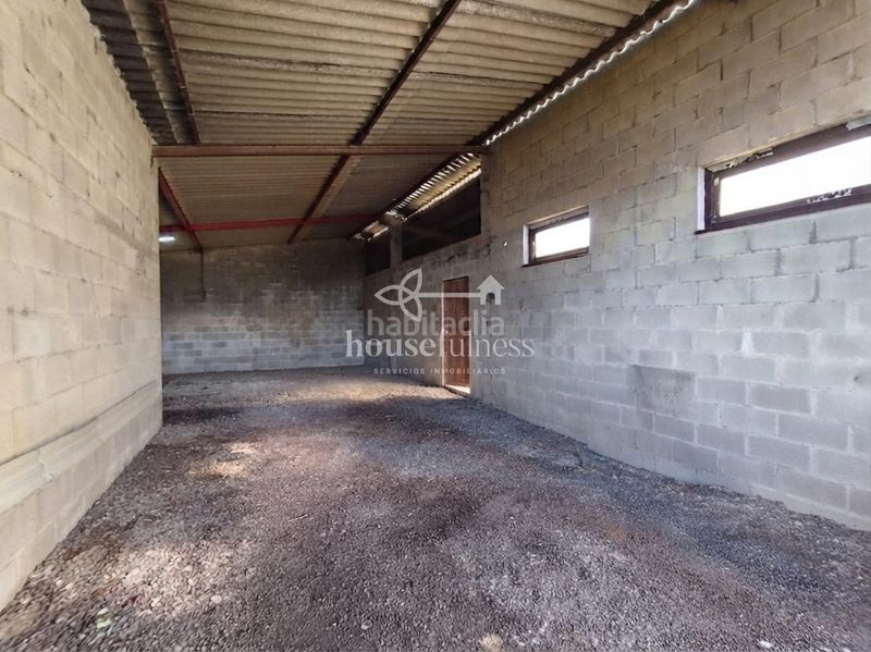 Foto 5403e140-8238-4a1b-84a8-dfe849908175. Nau industrial a Fene