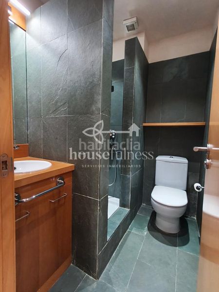 Foto a065d429-8e4a-4759-ab92-25b49a7051ee. Rent flat with heating in Centro Ferrol