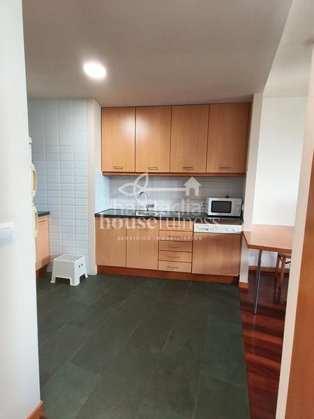 Foto b7130af4-060b-4a39-b05f-7ddedb5c7f8c. Rent flat with heating in Centro Ferrol