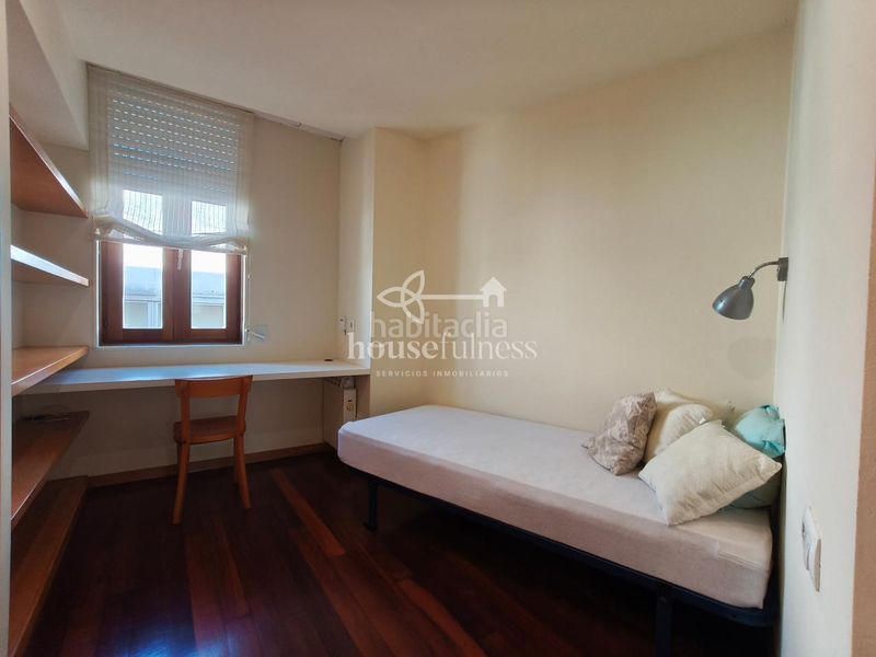 Foto e385aaf2-8d92-4f15-be83-7b595d79bd39. Rent flat with heating in Centro Ferrol