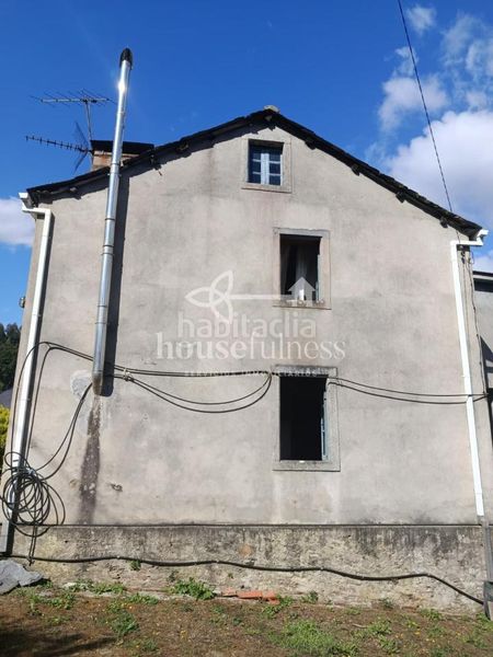 Foto 0f928f1b-3c63-4482-a739-a216cdb4df57. Casa amb aparcament a Moeche