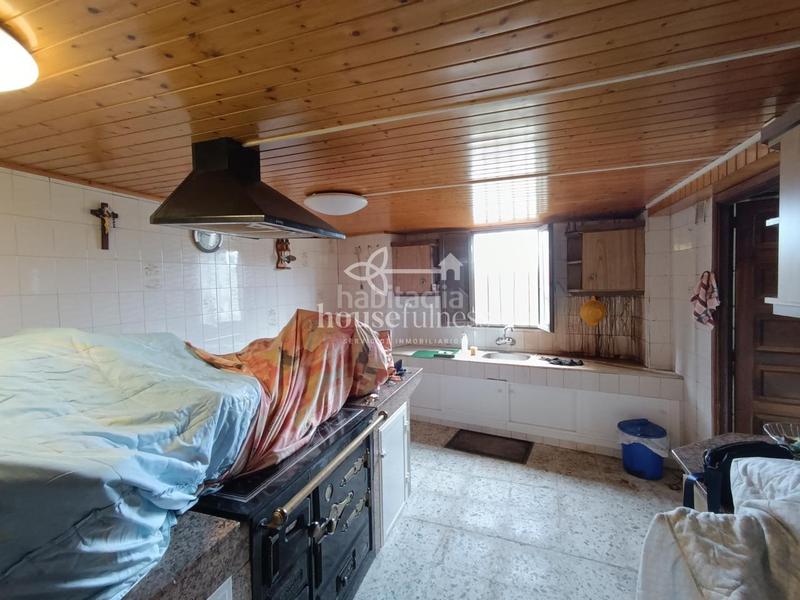 Foto 4d105ac9-14c3-4e24-894f-e3b8794288fe. Bauernhof mit heizung parking in Friol