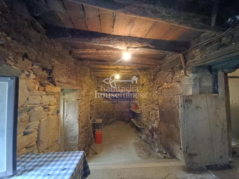 Foto 8def0aa1-485d-44e2-8e1f-3a129c209343. Masía en Friol