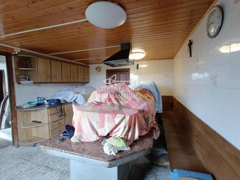 Foto d23fba2f-39f9-4fb7-b1db-b2eba24e7ab5. Masía en Friol