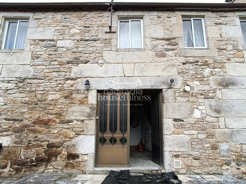 Foto e4f00828-02c8-4763-bfa6-30816f088332. Masía en Friol