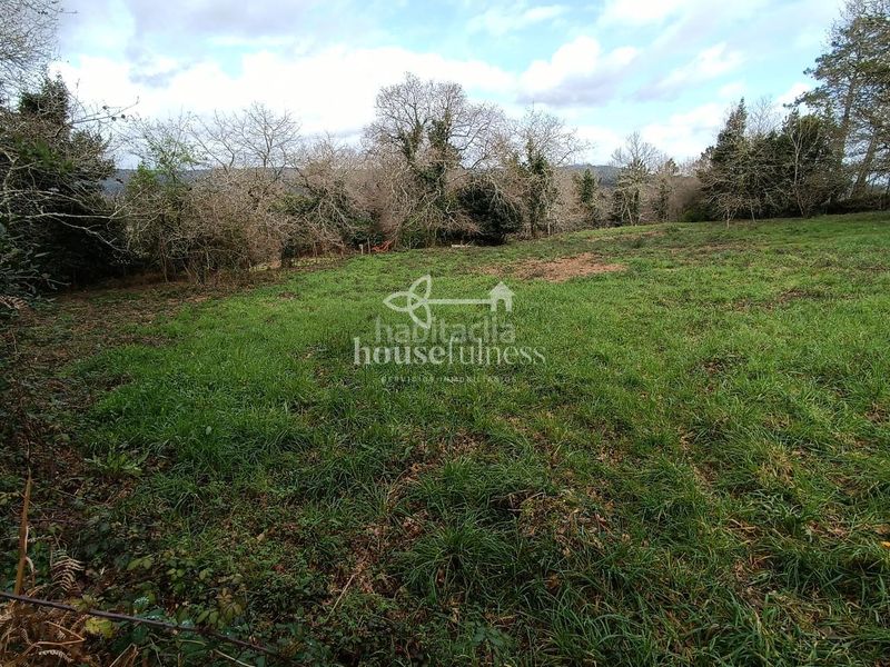 Foto c9a512dd-5b2e-45db-9b7a-b25d22c9e42a. Terreny residencial a Parroquias de Santiago Santiago de Compostela