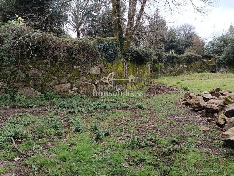 Foto f8b55f11-1a41-4abb-9064-35543fd874fe. Terreny residencial a Parroquias de Santiago Santiago de Compostela