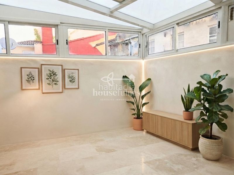 Foto db6bc088-b829-4c7f-bd18-eacb6f6f8ad4. Flat with heating in Centro Ferrol