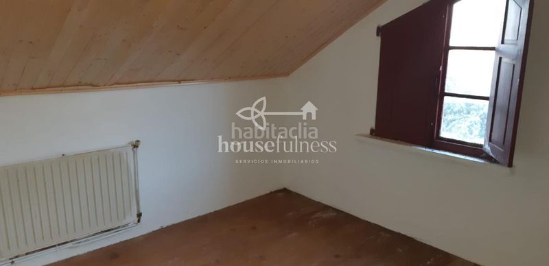 Foto 38ead3cd-1ca8-4b6e-ac3f-3918ec8d8ae2. Country house with heating parking in Ortigueira