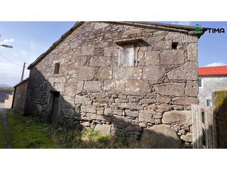 Casa a Muros. Casa de piedra en tal de arriba, muros