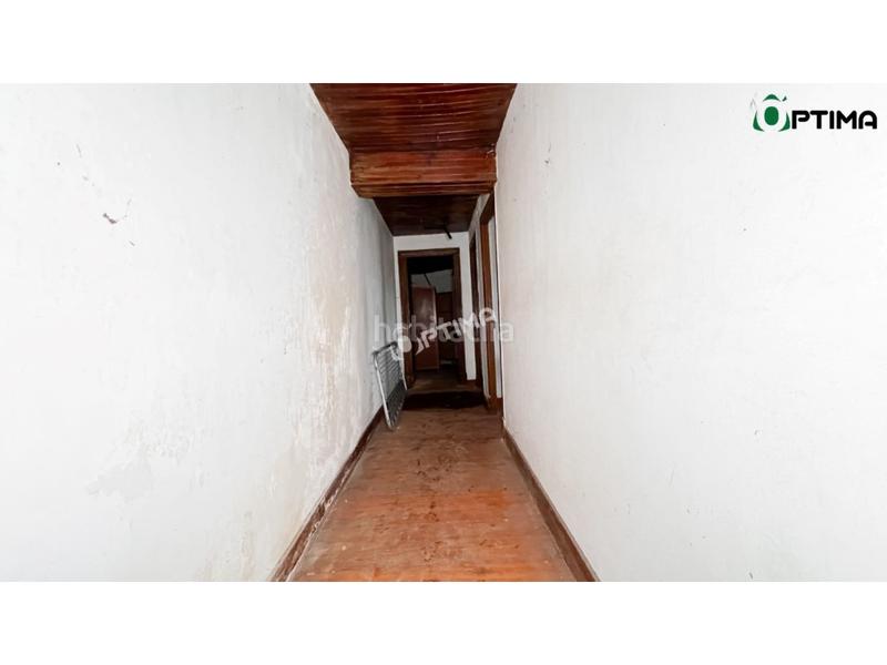 Foto 38b99579-9dfb-4a48-8614-245e90672cc8. Casa amb aparcament a Teo