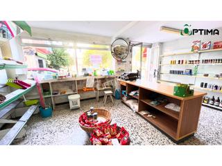 Lloguer Local Comercial a Castiñeiriño - Cruceiro de Sar. Local comercial destinado a frutería en ayuntamiento de santiago