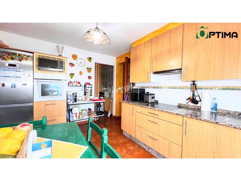 Foto 6c11c795-47c1-428a-aad4-b60db183dd6b. Casa amb aparcament a Silleda