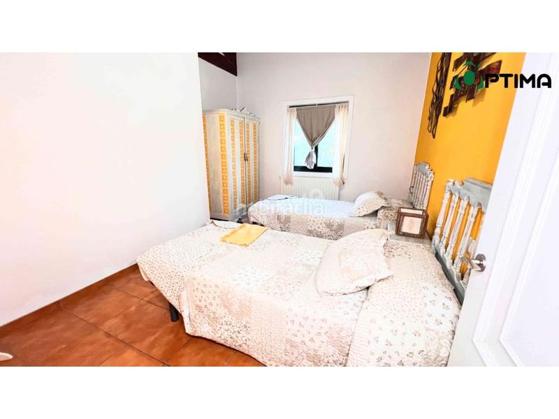 Foto a33828ad-6115-4b24-820e-d109055f4dc0. Casa amb aparcament a Silleda