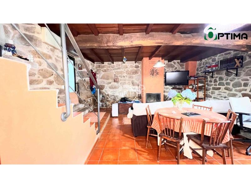 Foto ac0428a6-c223-4253-b156-f662dd4f05af. Casa amb aparcament a Silleda