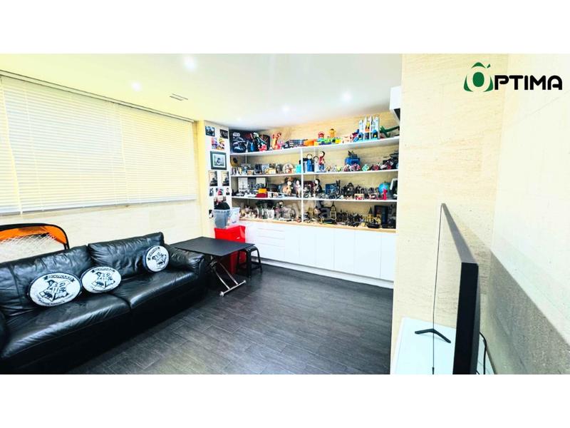 Foto d5acaa8b-a52d-4272-899b-b2a30f0ba441. Xalet amb aparcament a Restón I-Restón II Valdemoro