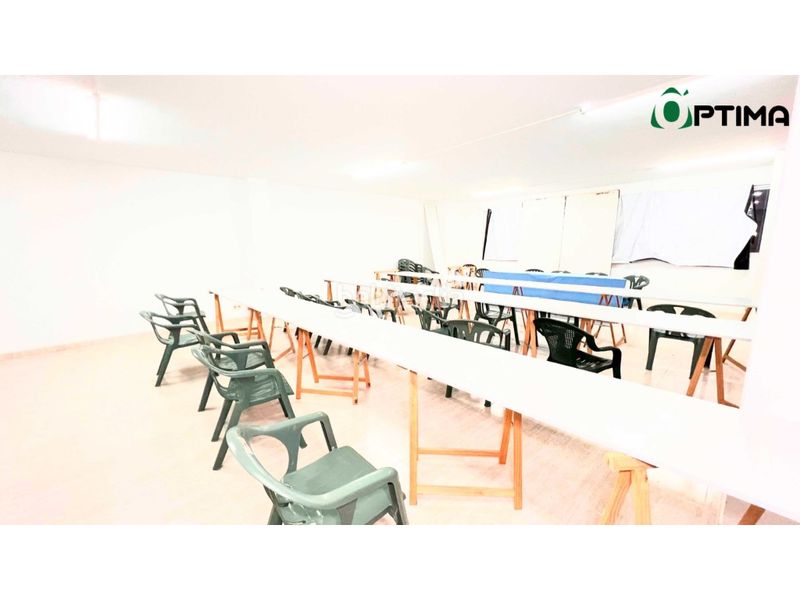 Foto c9e25325-4979-4b4e-91c0-f229432ef046. Alquiler local comercial local de oficinas en primer piso para alquiler en casco urbano de el ayuntamiento de la estrada en Estrada (A)