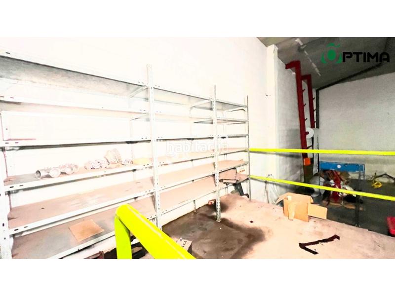 Foto 62a3b055-9521-4681-bacd-fb3f3afb1d72. Location local commercial dans Estrada (A)
