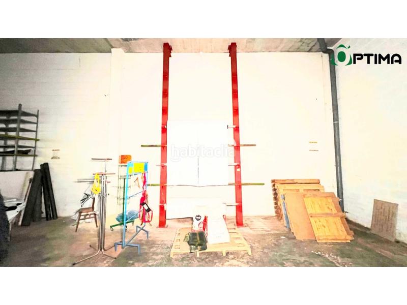 Foto 6e99d565-a2ac-49a1-bbd2-3e4a51f1ec1d. Location local commercial dans Estrada (A)