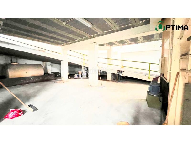 Foto a7476ee8-a365-446d-a70b-58610e51d9f1. Location local commercial dans Estrada (A)
