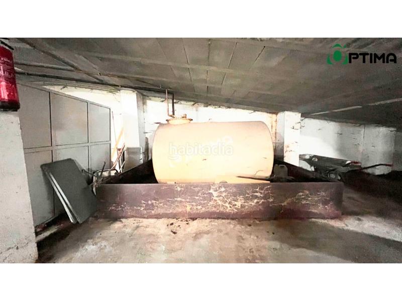 Foto cb1c0f18-5884-4821-867a-12d4e29676b0. Location local commercial dans Estrada (A)