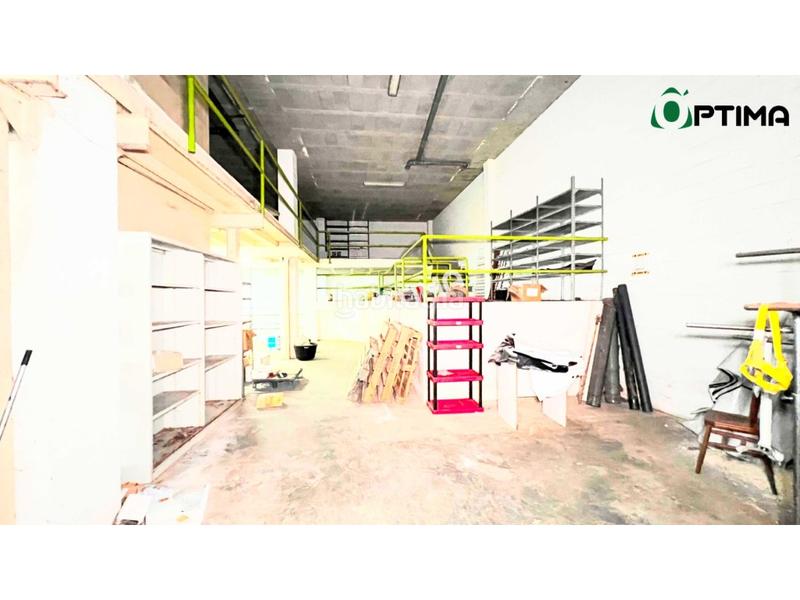 Foto ce85295a-f8fa-4a60-b4d7-7ff671680ed1. Location local commercial dans Estrada (A)