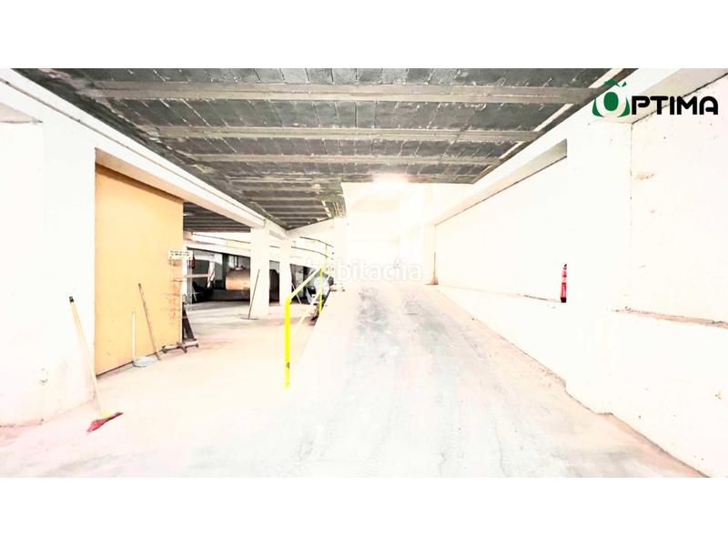 Foto d078f4fe-a304-466c-a822-23941f4d9b34. Location local commercial dans Estrada (A)