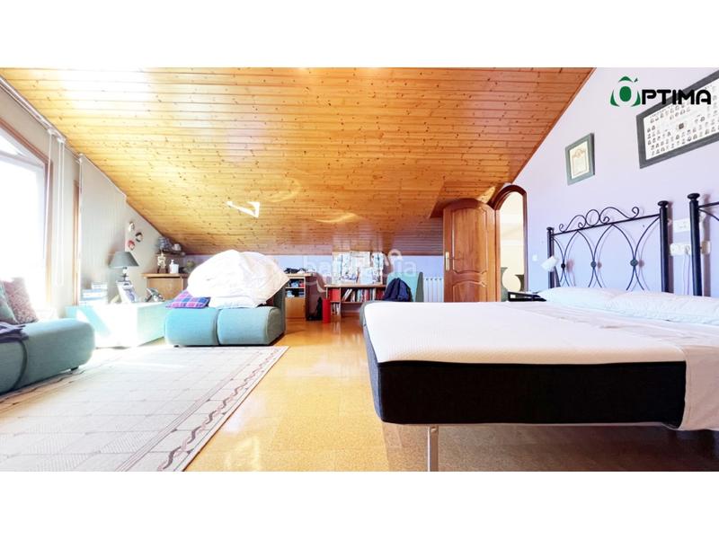 Foto 805c730b-87e8-4a9a-8d98-83f198e13e99. Chalet casa a 15 minutos de santiago de compostela en Boqueixón