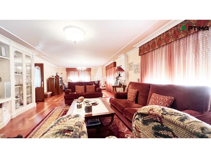 Foto b31974f1-f99c-41e8-b482-e7a690937dfb. Chalet casa a 15 minutos de santiago de compostela en Boqueixón