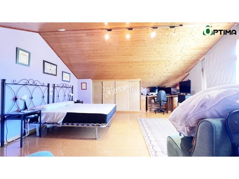 Foto c84d342f-3f8a-4bfc-9272-5a89b398678a. Chalet casa a 15 minutos de santiago de compostela en Boqueixón