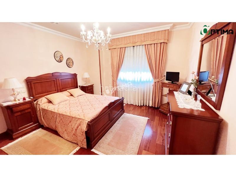 Foto ec69bb92-1e62-4ba6-a70c-8ff481b63285. Chalet casa a 15 minutos de santiago de compostela en Boqueixón