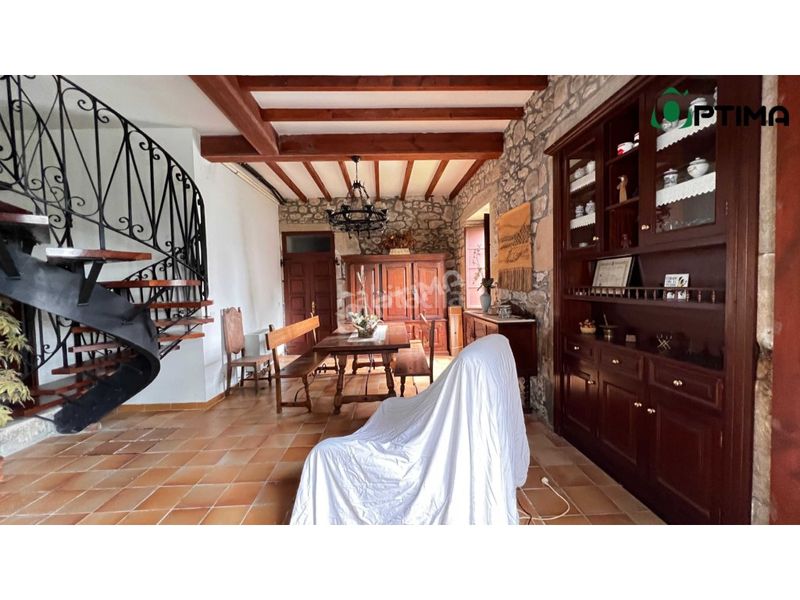 Foto 072f66e3-e43f-473d-bf7e-29e135389683. Casa amb aparcament a Estrada (A)