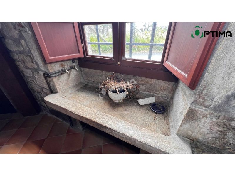 Foto 159d12c9-8655-4789-aa3b-303c8ed3fe86. Casa amb aparcament a Estrada (A)