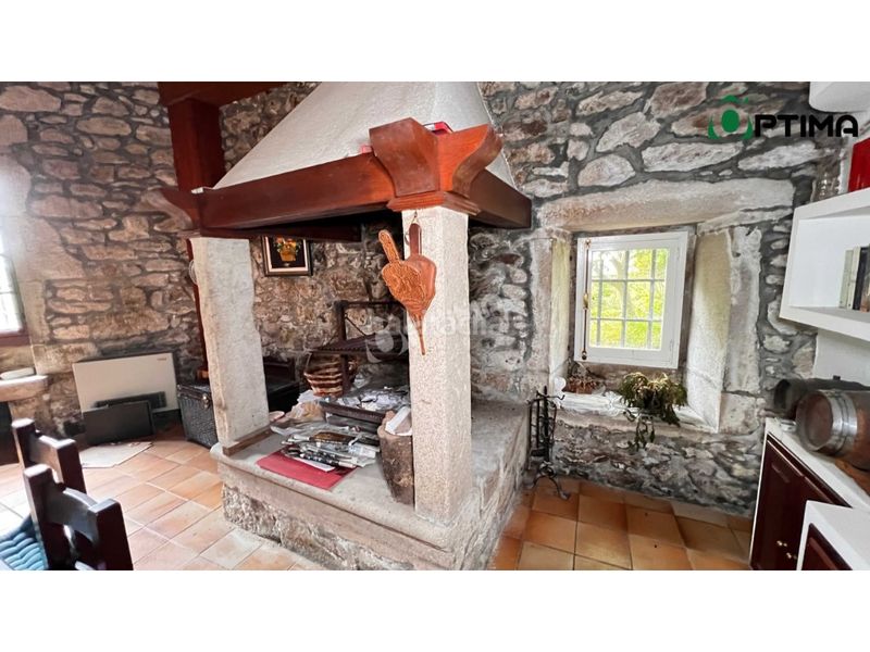 Foto c5dfafa0-328a-489b-9973-d9febde45cbf. Casa amb aparcament a Estrada (A)