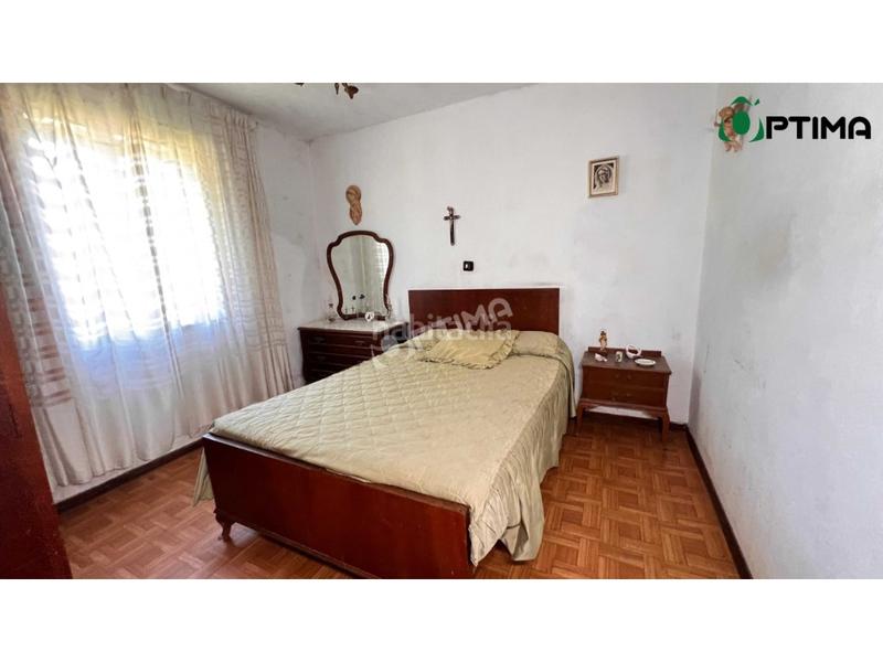 Foto 2f59a94f-a574-4e9c-b985-d3b7b06b76c2. Casa amb aparcament a Vedra
