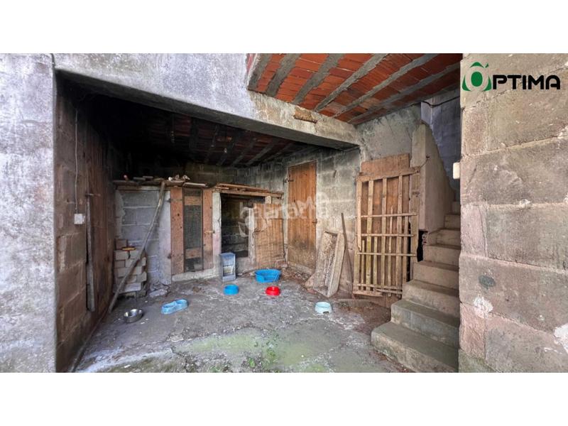 Foto 40bec28d-fb25-48f2-9748-dbf1cc1bcc15. Casa amb aparcament a Vedra