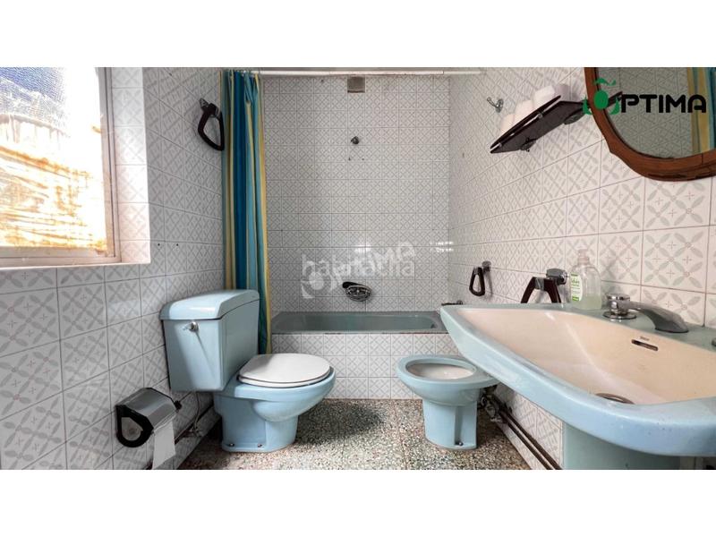 Foto f554f8e4-7c46-4084-8e84-b90bb4c20025. Casa amb aparcament a Vedra