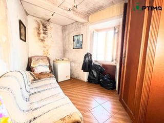 Casa a Campus Sur - Santa Marta. Casa para rehabilitar en el barrio de carme de abaixo