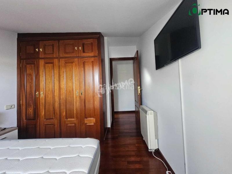 Foto 4657a0b4-a984-457d-9435-0eb28d8b49f1. Alquiler piso alquiler dúplex amplio y luminoso en Conxo en Santiago de Compostela
