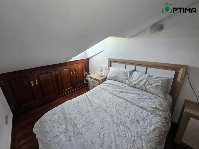 Foto b2d7ef90-3c3e-4f0a-9c3b-c4a06b712d55. Alquiler piso alquiler dúplex amplio y luminoso en Conxo en Santiago de Compostela