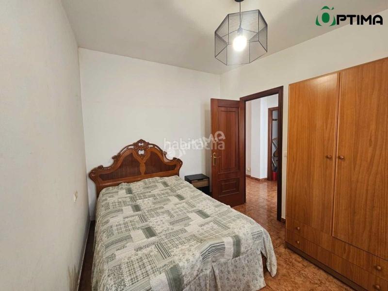 Foto cd87fc8b-6b61-48b1-ae21-faf7e5c53eb6. Affitto appartamento in Ensanche - Sar Santiago de Compostela