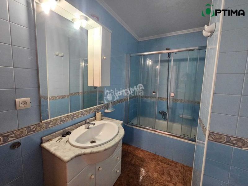 Foto 319bc2bf-536a-49f3-acb4-7c4465abb923. Rent flat in Ensanche - Sar Santiago de Compostela