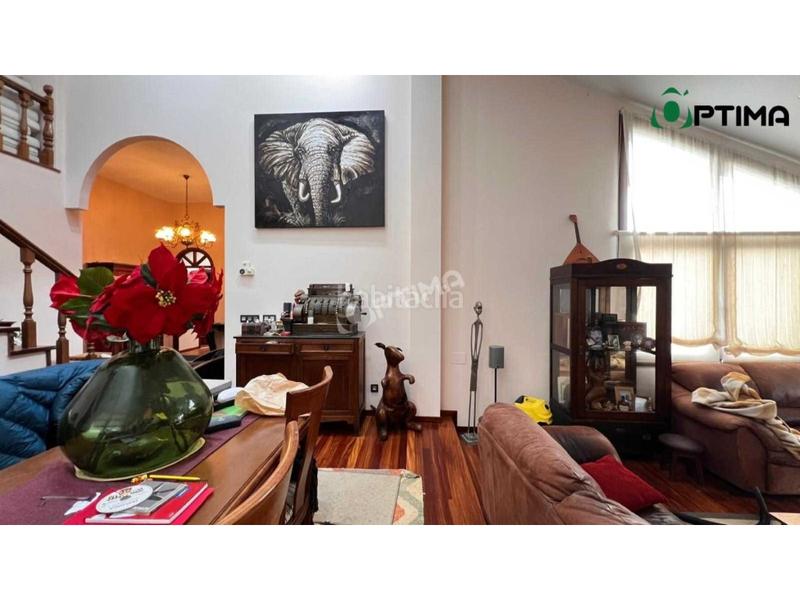 Foto 3a659e9f-adb5-4a2b-9c0b-4756e08219fb. Chalet mit parking in Boqueixón