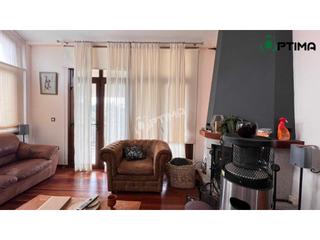Chalet à Boqueixón. Chalet exclusivo con piscina en boqueixón