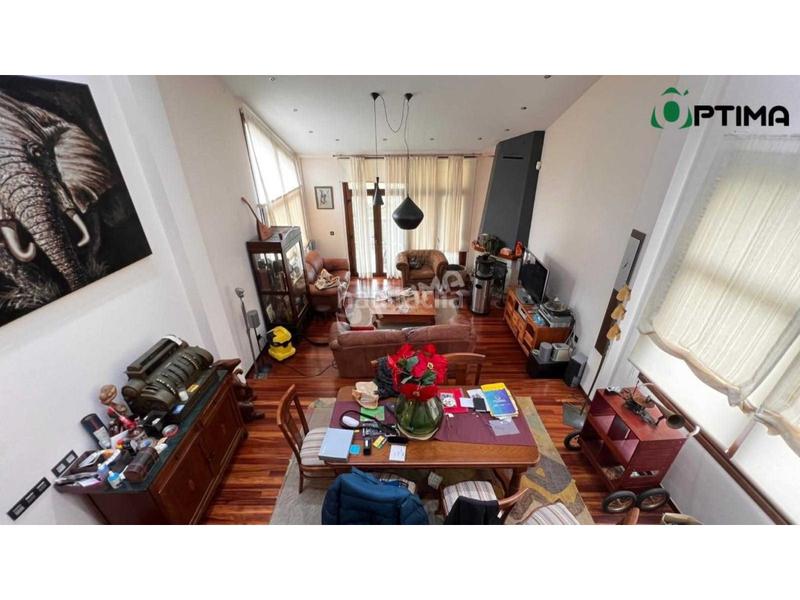 Foto b9e18164-e5fe-45c4-9b46-fa705b7ab31a. Chalet mit parking in Boqueixón