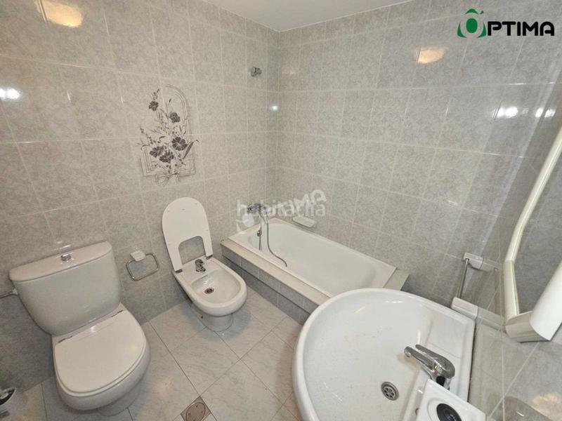 Foto 8d503525-ba00-44a5-aa7a-b8936fd17044. Appartement avec parking dans Noia
