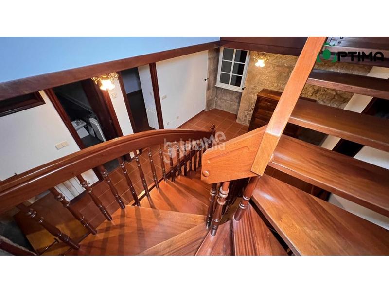 Foto a30b33a7-8213-4853-b3ac-bf134e329c0d. Chalet se vende encantador chalet independiente en lugar outeiro, Bugallido a solo 10 minutos de santiago en Ames
