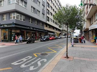 Alquiler Local Comercial en Agra del Orzán - Ventorrillo. Se alquila local comercial en ubicación estratégica  a coruña av