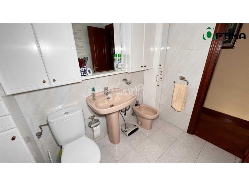 Foto ea1579fb-5e18-43f2-ae36-a205893fdd95. Appartement avec parking dans Agra del Orzán - Ventorrillo Coruña (A)